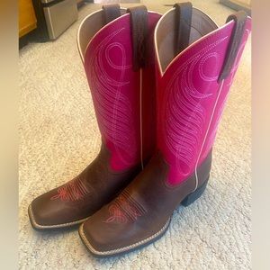Ariat womens square toe boot.